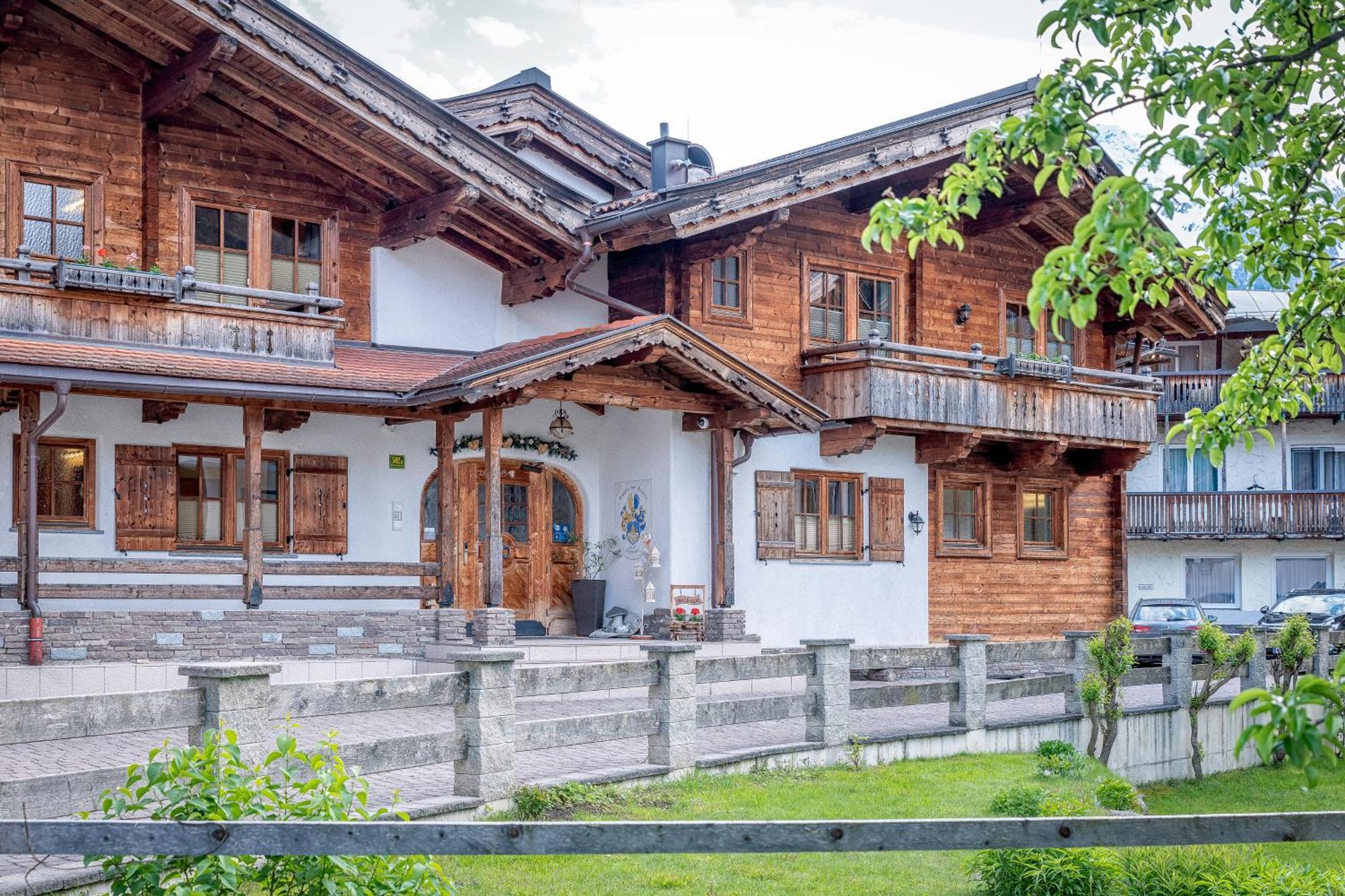 Alpenliving Lägenhet Mayrhofen Exteriör bild